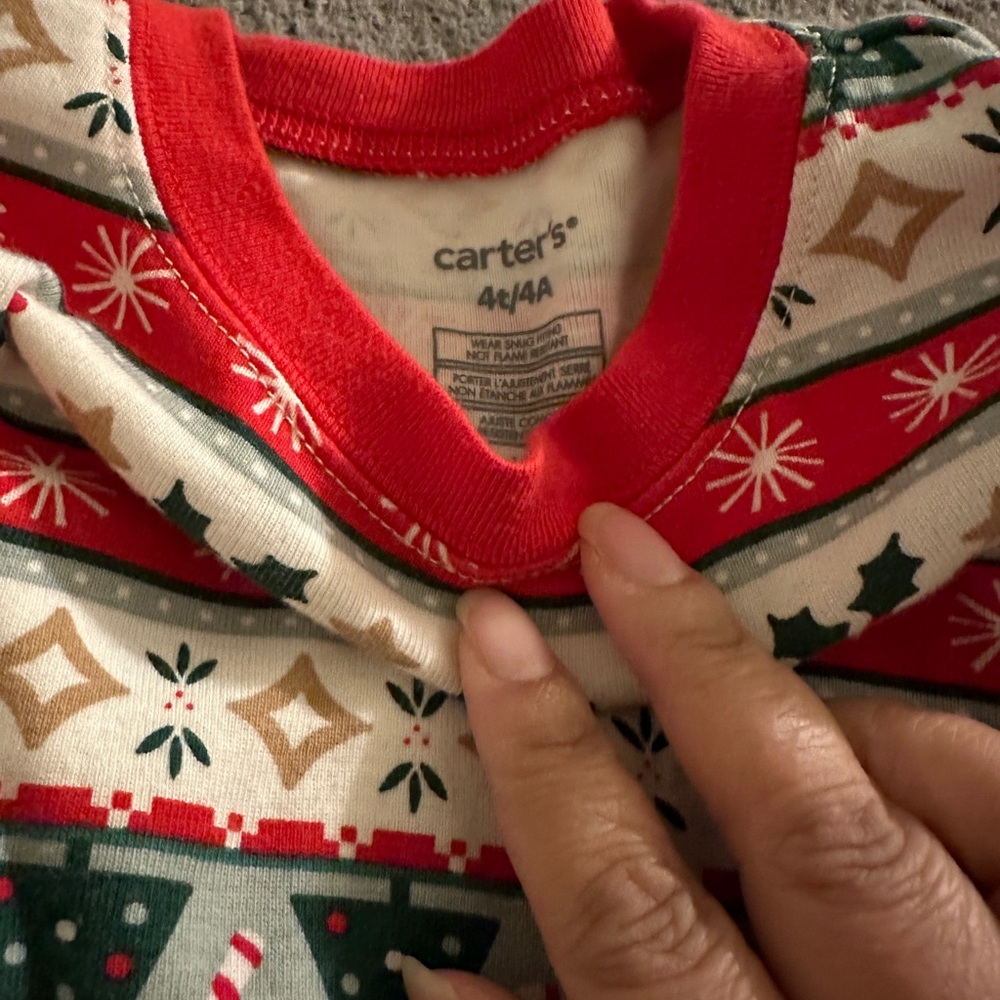 Used Carter’s Xmas PJS - Picture 2 of 3